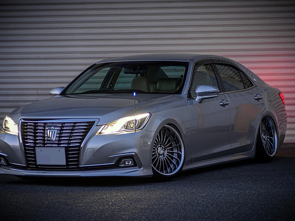 FORE FRONT  TOYOTA CROWN MAJESTA  LANVEC LF1